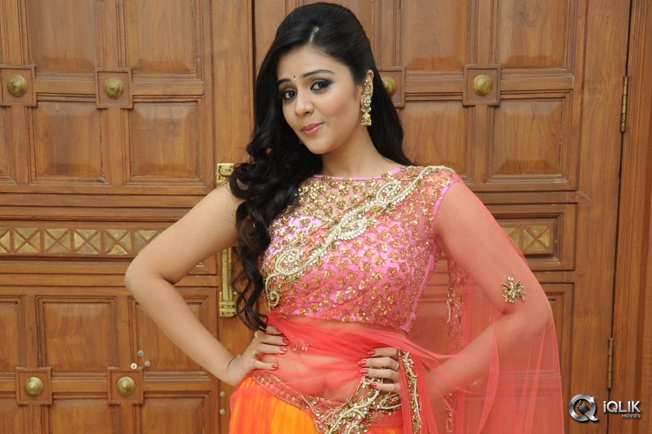 Sreemukhi-at-Basthi-Movie-Audio-Launch